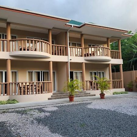 Green Self-Catering Apartment Beau Vallon  Exterior photo