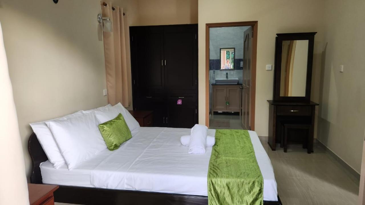 Green Self-Catering Apartment Beau Vallon  Exterior photo